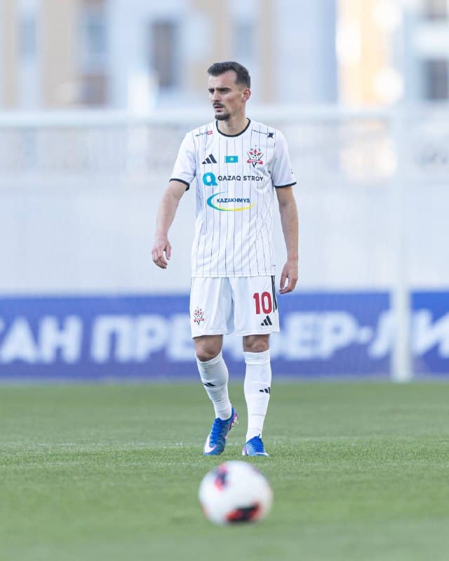 Бес жаңа ойыншының дебюты құтты болды!