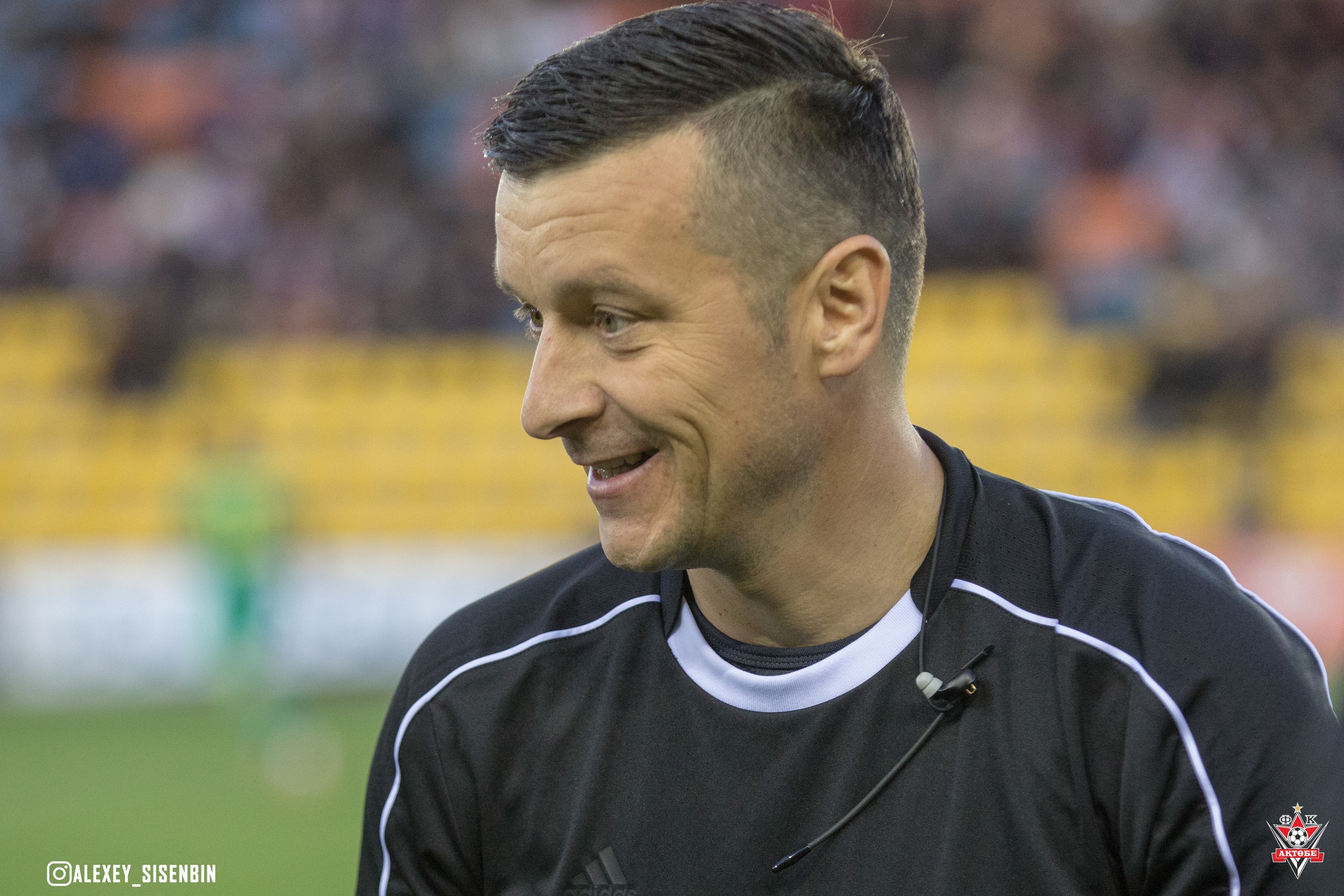 Denis Izmailov is the head referee of the match between Aktobe – Maqtaaral